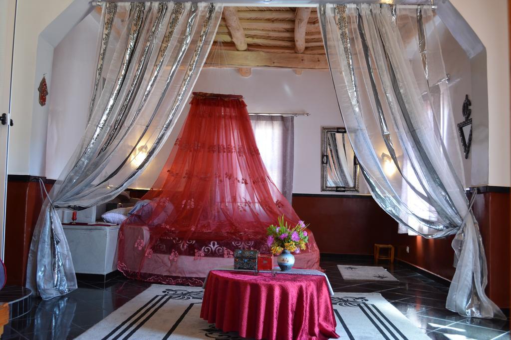 Auberge Le Jardin De La Source Aït Ben Ali Exterior foto